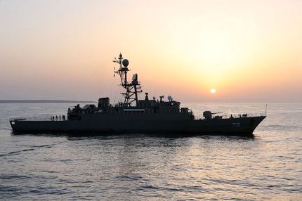  ۱۰۴ نفر شهید در حمله ناجوانمردانه زیردریایی ارتش تروریست ایالات متحده آمریکا به ناو دنا