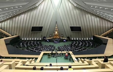 ظریف یکشنبه به مجلس گزارش می‌دهد/ سه‌شنبه فقط کمیسیون‌ها تشکیل می‌شود