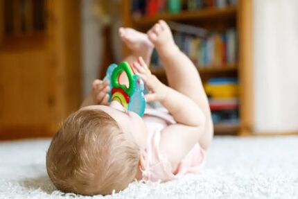 بررسی روند تکامل حواس پنجگانه در نوزادان و راهکارهای تقویت آن