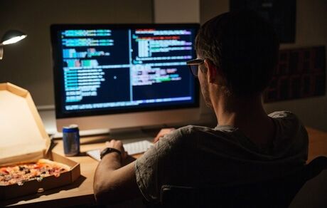 قبل از نگاه کردن به مانیتور، ضد آفتاب بزنید!