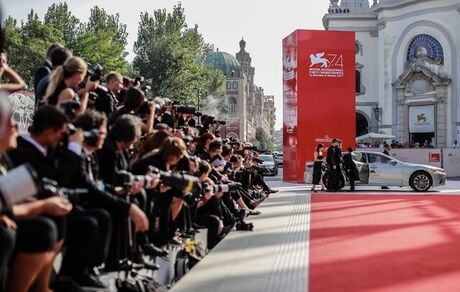 
فرش قرمز جشنواره «ونیز» برای استقبال از سینما
