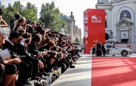 
فرش قرمز جشنواره «ونیز» برای استقبال از سینما
