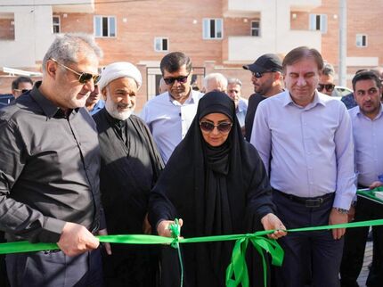 در سفر وزیر راه و شهرسازی به استان بوشهر کلید ۳۴۰ واحد نهضت ملی در برازجان تحویل شد
