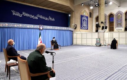 رهبر انقلاب: در رفع تحریم‌ها یک ساعت هم نباید تاخیر کنیم 