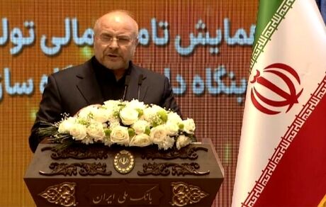 قالیباف: نمی توان با این بورس اعتماد مردم را افزایش داد / با کمک بانک‌ها می‌توان تورم را برطرف کرد