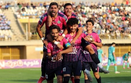 صعود آلومینیوم اراک با پیکان به رده دوم لیگ برتر فوتبال