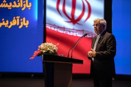 عارف: اهمیت بیمه از بانک و بازار سرمایه کمتر نیست / ما در یک منطقه جنگی قرار داریم