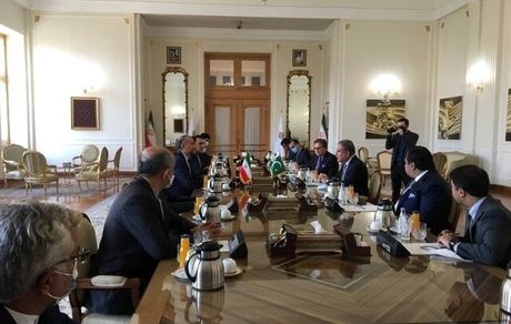 رایزنی وزیران امور خارجه ایران و پاکستان در تهران