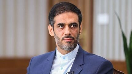 خودم را اصلح و آدمی سیاسی می‌دانم / احتمال حضور لاریجانی و پزشکیان بیشتر است