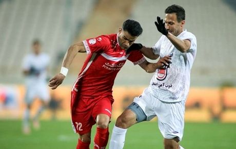  هفته یازدهم لیگ برتر:صعود پرسپولیس با هدیه دروازه‌بان حریف/ ذوب آهن روی دور ناکامی