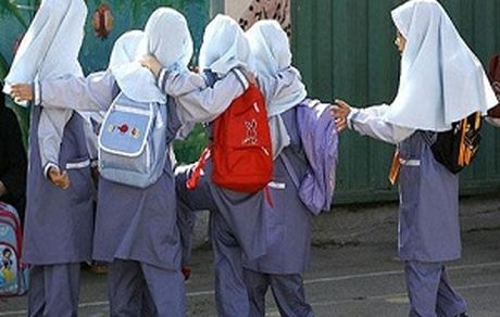 شرط واکسیناسیون والدین برای حضور دانش آموز در مدرسه، تخلف است