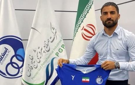 تمدید قرارداد مهاجم استقلال