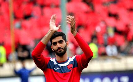 خیال پرسپولیسی‌ها راحت شد / بازگشت مدافع محبوب یحیی گل‌محمدی
