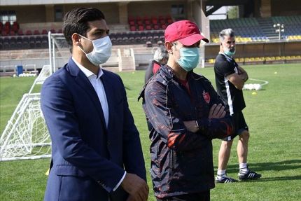 مدافع استقلال باید برای پرسپولیسی شدن پول هم بدهد!