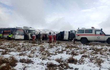 اتوبوس اعضای تیم واترپلو دختران شهر ارومیه واژگون شد