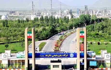 یک کشته در آتش سوزی شازند / حریق مهار شد
