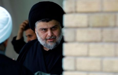 مقتدا صدر خواستار ادامه اعتراضات برغم مصوبات جدید پارلمان شد