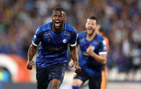 دو بازیکن خارجی استقلال به آبی‌پوشان اخطار دادند