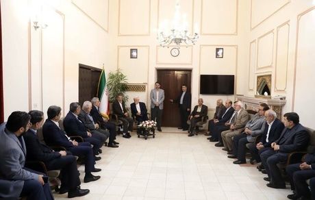 عارف: مذاکرات غیرمستقیم جمهوری اسلامی ایران و آمریکا در یک مسیر منطقی انجام می‌شود