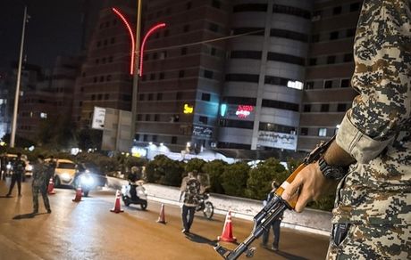 خبرگزاری فارس از شهادت شماری از مدافعان امنیت و بسیجیان در ایست‌های بازرسی خبرداد