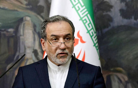 عراقچی از پاکستان به عمان رسید