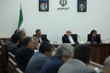معاون اول رئیس‌جمهور: محاصره دریایی دشمن تهدید ولی فرصت بی نظیر برای توسعه گذرگاه‌های مرزی است