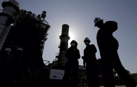 عربستان تولید نفت را کاهش می‌دهد