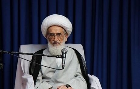 نوری همدانی: انداختن تمام مشکلات به گردن تحریم امری خلاف واقع است 