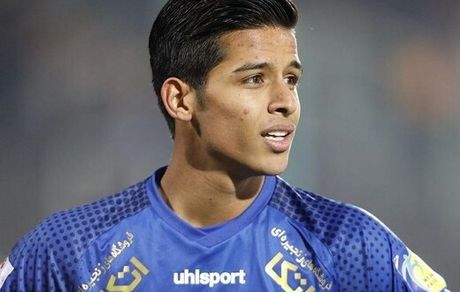 استوک‌های شیک قایدی که روی آن نوشته مهدی/ عکس