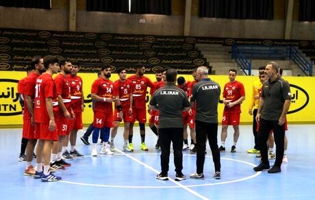 تیم ملی ب هندبال تشکیل می‌شود