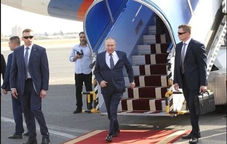 نحوه راه رفتن پوتین در تهران خبرساز شد