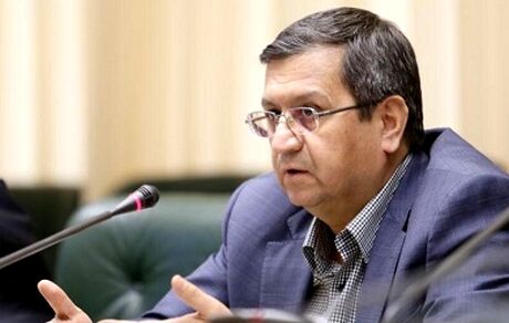 همتی: بانک مرکزی از هیچ تلاشی برای حفظ ثبات بازار ارز دریغ نمی‌کند