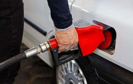 فروش بنزین ۵۰۰ تومانی در بورس صحت ندارد