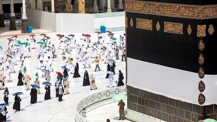 آغاز عمره برای زائران خارجی و انتظار ایران
