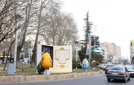 آغاز نصب المان‌های نوروزی در تهران در استقبال از بهار ۱۴۰۴ 
