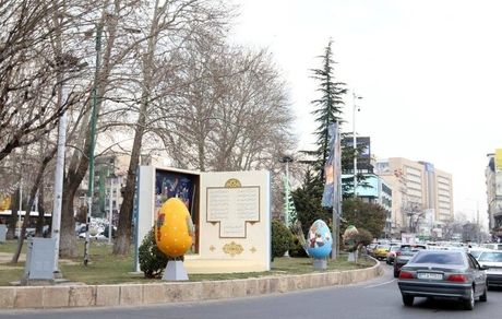 آغاز نصب المان‌های نوروزی در تهران در استقبال از بهار ۱۴۰۴ 