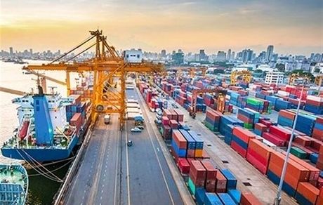 آمار ۵۴.۶ میلیارد دلاری تجارت خارجی کشور در نیمه نخست امسال