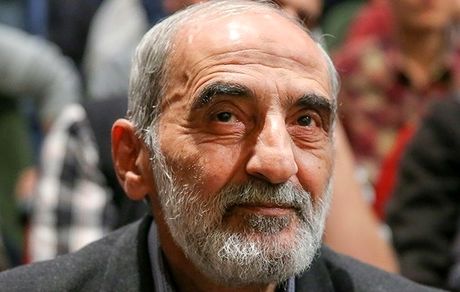 حسین شریعتمداری: پوزه آمریکا را پاک نکنید!