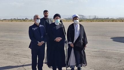 رییس جمهور در بدو ورود به کرمان: دولت مصمم به رفع فقر و محرومیت از استان کرمان است