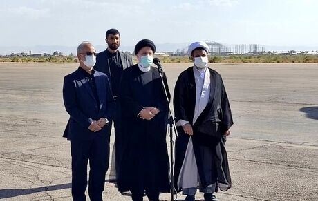 رییس جمهور در بدو ورود به کرمان: دولت مصمم به رفع فقر و محرومیت از استان کرمان است