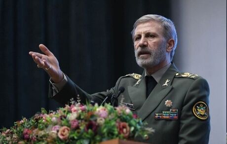 فرمانده کل ارتش: اقدامات دشمن در قالب برنامه‌ای تحت عنوان «فرسایش راهبردی» است