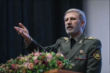 فرمانده کل ارتش: اقدامات دشمن در قالب برنامه‌ای تحت عنوان «فرسایش راهبردی» است