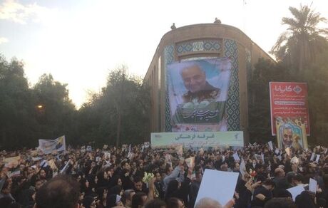 پیکر سردار شهید سلیمانی به سمت فرودگاه اهواز در حال حرکت است