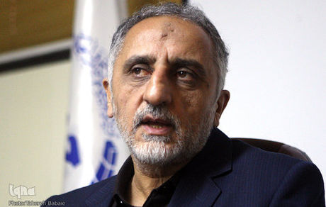 بسیج اساتید کشور، به شکل سایه‌ای درکنار نهاد علم حرکت می‌کند