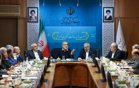 رئیس جمهور: بدون همدلی مردم و حاکمیت، عبور از چالش‌ها ممکن نیست / ساختار مشارکت‌های مردمی باید هدفمند باشد 