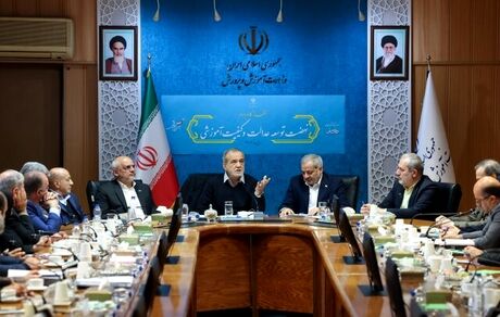 رئیس جمهور: بدون همدلی مردم و حاکمیت، عبور از چالش‌ها ممکن نیست / ساختار مشارکت‌های مردمی باید هدفمند باشد 