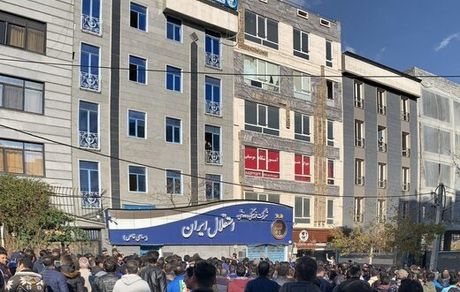 پایان تجمع هواداران ناراضی استقلال با دخالت پلیس ضد شورش