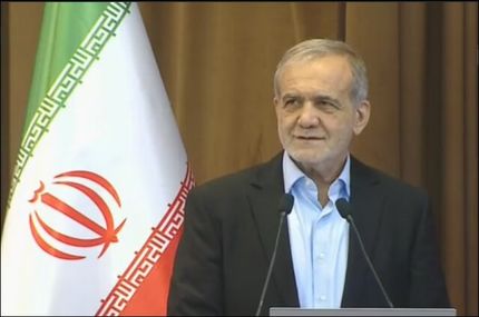 رئیس جمهور: باید یاد بگیریم که مشکلات سرمایه‌گذاران را حل کنیم