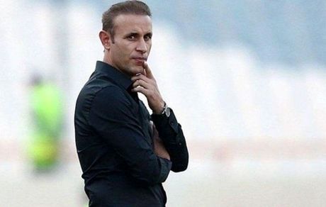 گل‌محمدی: تاکتیک‌های خود را فردا در بازی دیکته می کنیم/تیم‌ها در مشهد دفاعی بازی می‌کنند