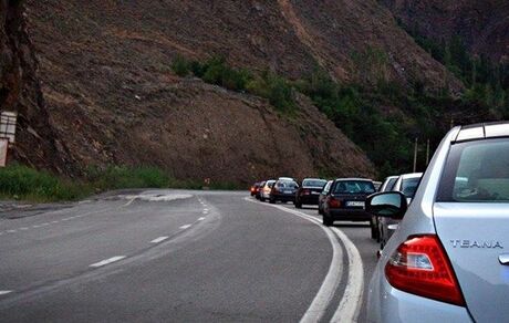 با تلاش راهداران، محور هزار بازگشایی شد